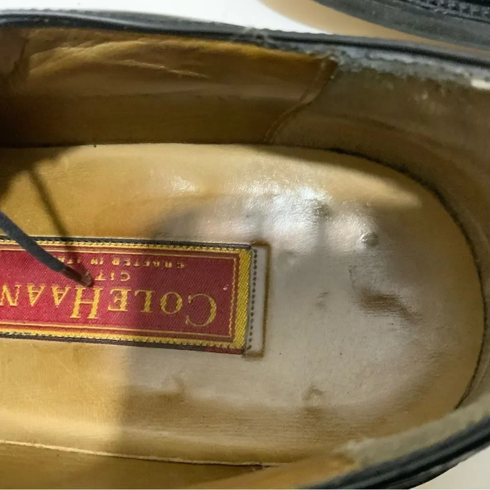 Cole Haan C00704 Men's 11.5 M Vibram Soles wingtip Leather crafted in Italy
